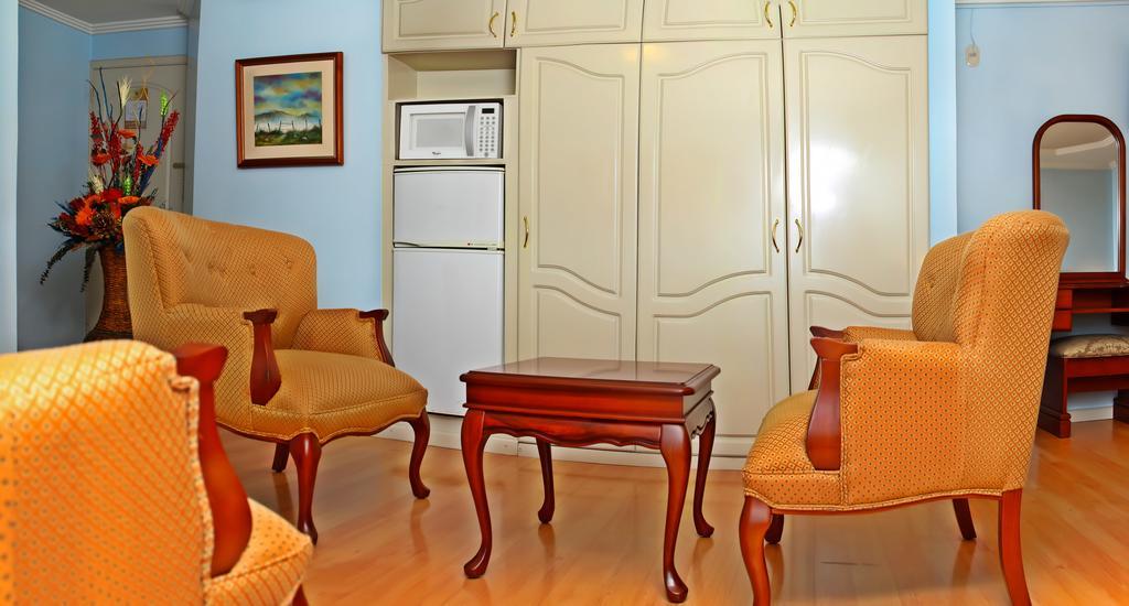 Hotel Yanuncay Куенка Екстериор снимка