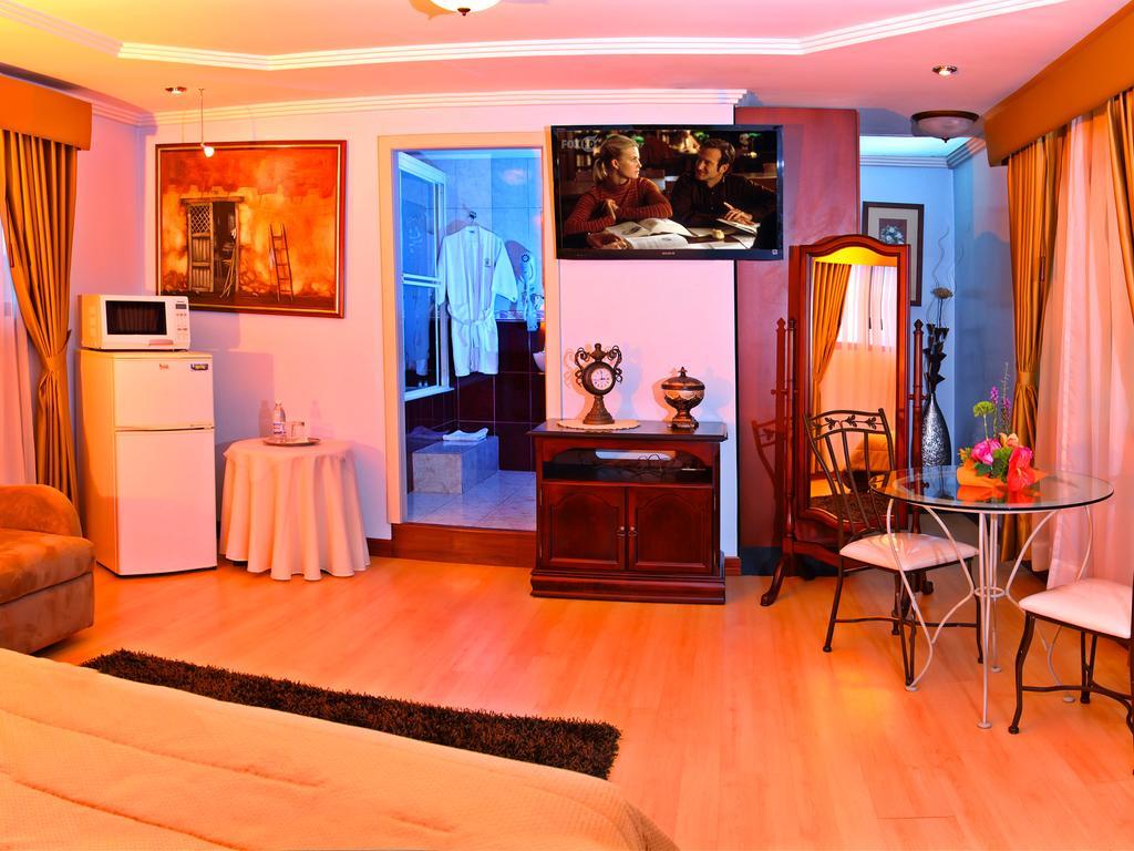 Hotel Yanuncay Куенка Екстериор снимка